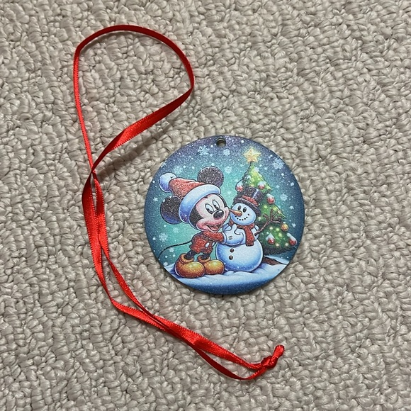 NWT - Disney - Adorable Mickey Mouse with snowman ornament! - Picture 3 of 7